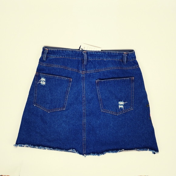Very J Jean embroidered distress Mini denim Skirt - Picture 2 of 4